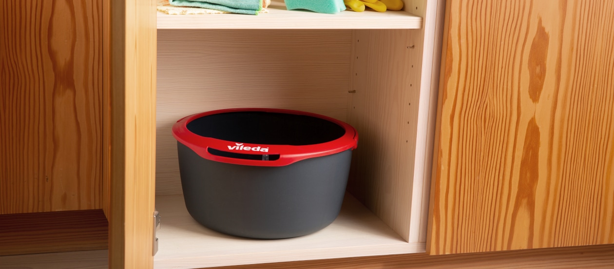 vileda-spin-and-clean-mop-and-bucket (4).jpg